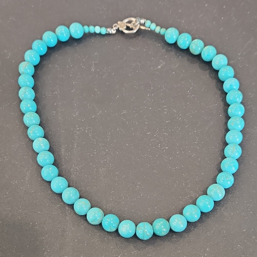 Elegant Turquoise Beaded Necklace
